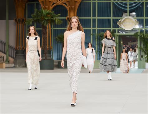 Cruise 2019/20 Show – CHANEL Shows 